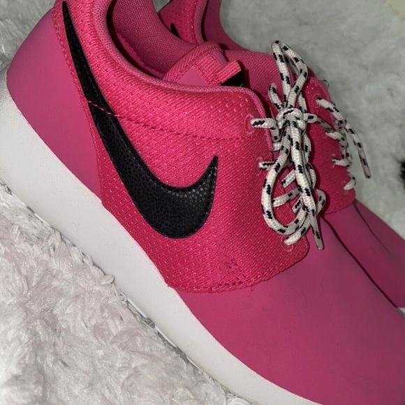 Nike Roshe GS Size 4.5Y - Picture 4 of 6